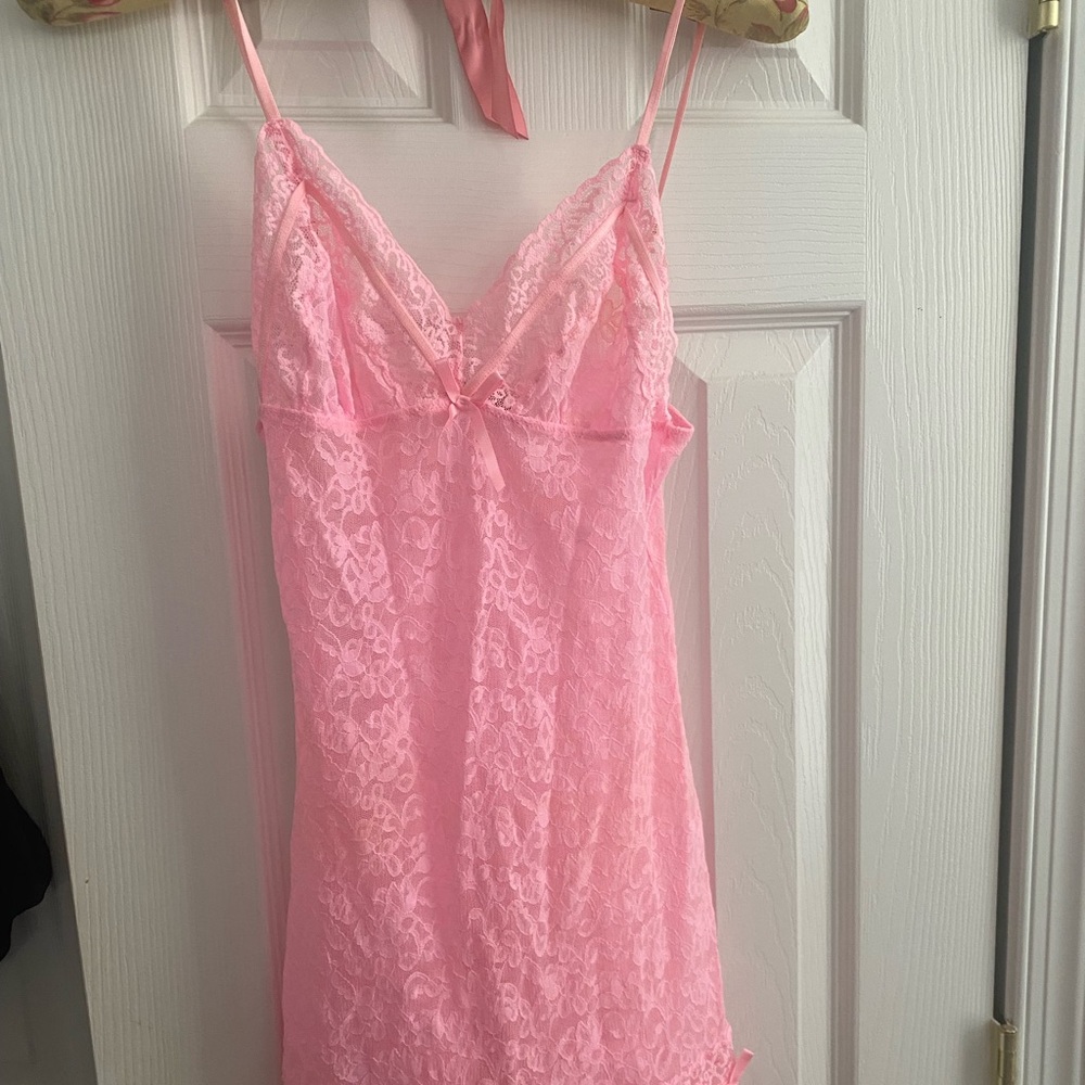 Soft pink lace .